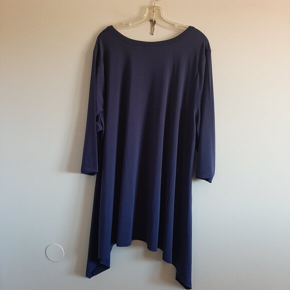 Navy long tunic top with sharkbite hem in 2x NWT - Picture 2 of 6